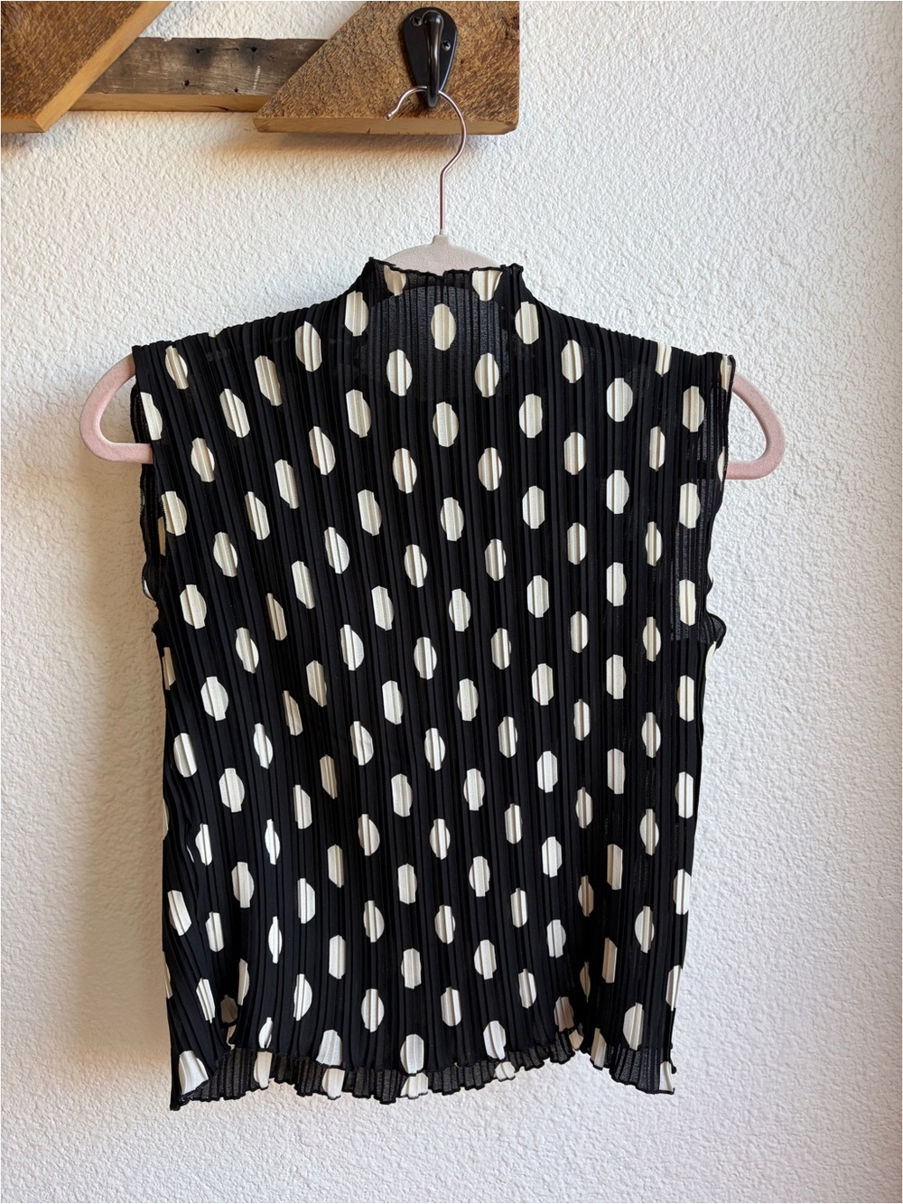 Vintage 90’s Polka Dot Pleated Sleeveless Blouse Medium